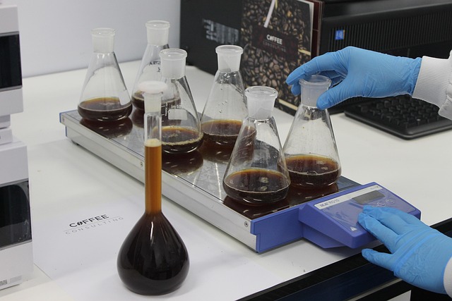 反應(yīng)可控、性能穩(wěn)定的無味低霧化催化劑a33，保障生產(chǎn)過程的安全與環(huán)保